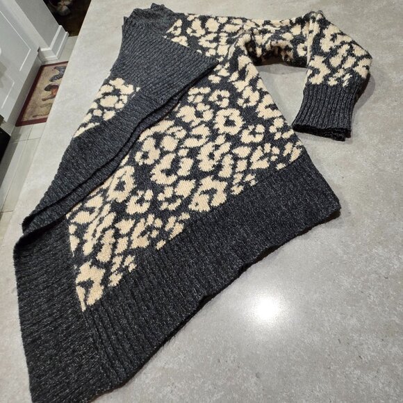 ROMEO & JULIET COUTURE Graphic Print Open Front Waterfall Cardigan Grey/Tan SML - Picture 5 of 11